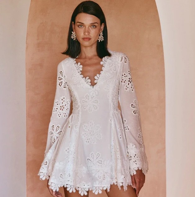 A Linie Langarm Standesamtkleid Kurz mit Cut Outs