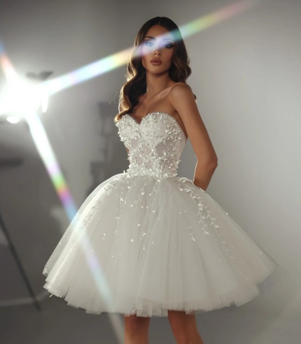 Schulterfreies A Linie Brautkleid Donnice mit Tüll und Blumen Spitze