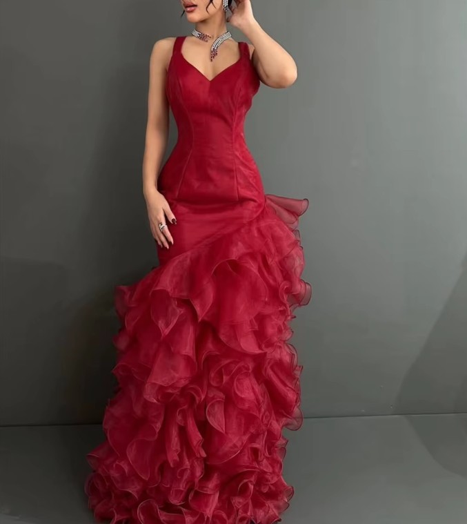 Ärmelloses Luxus Brautkleid Dela mit Raffungen in Rot