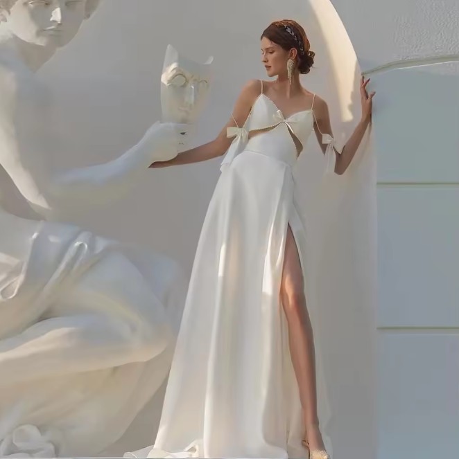 Spaghettiträger Sexy Brautkleid Emely mit Schleife
