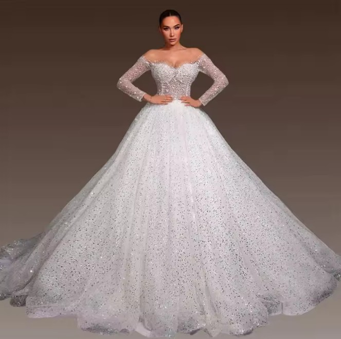 Klassisches Langarm Glitzer Prinzessin Brautkleid Estrella mit Ärmeln