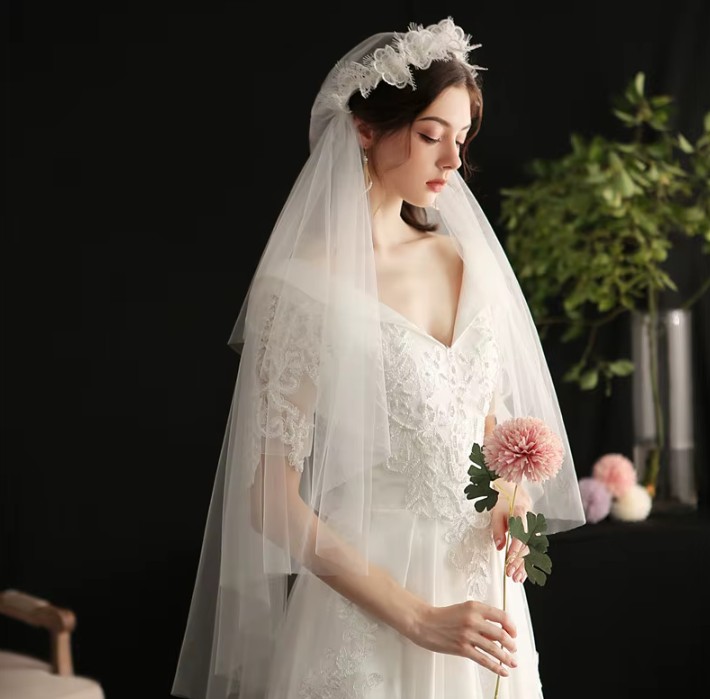 Braut Schleier Emilia mit Tüll Blumen Romantisch