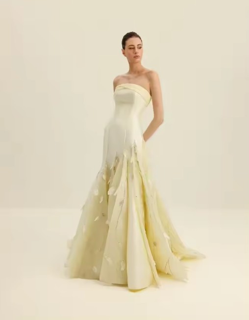 Schulterfreies Fit and Flare Brautkleid Eugenie in Gelb