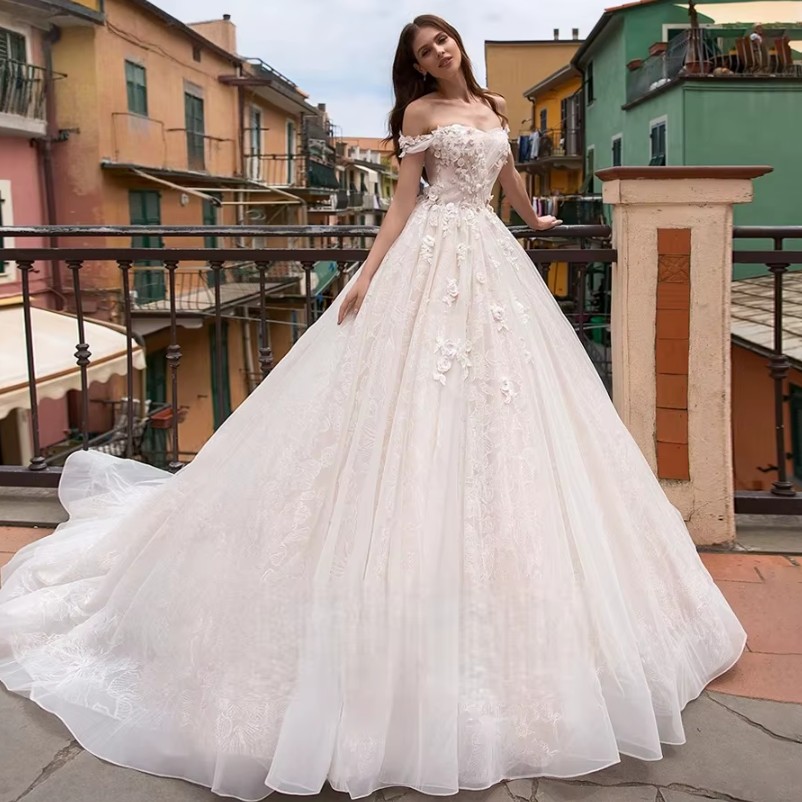 Schulterfreies Klassisches Prinzessin Brautkleid Elanaz mit Spitze und Schleppe