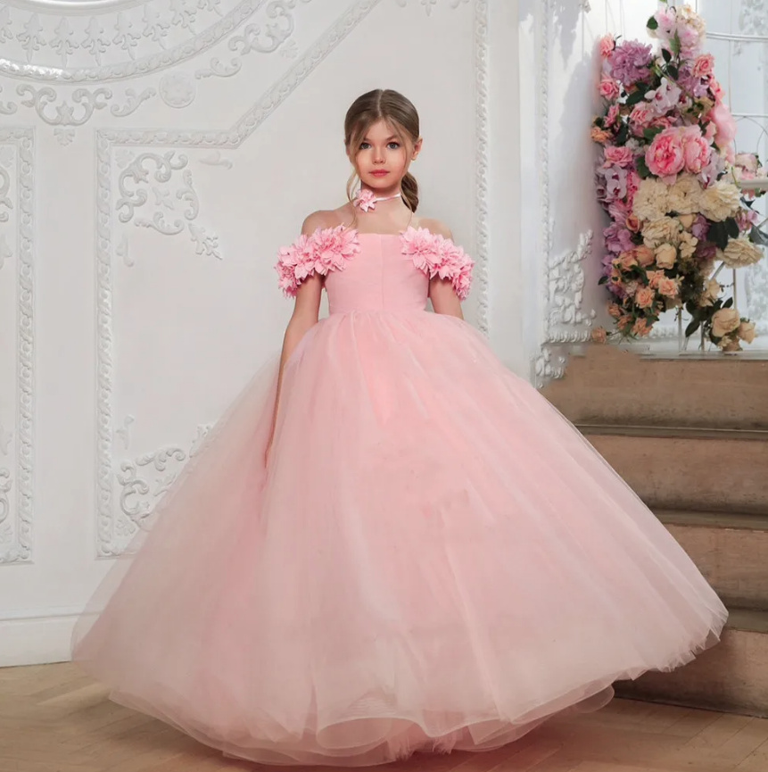 Blumenmädchenkleid Aveline Schulterfrei mit Blumen in Rosa
