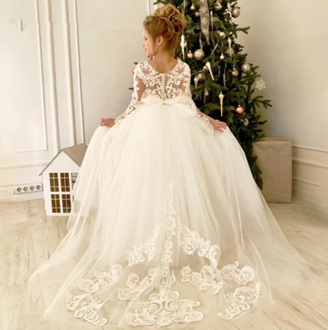 Vintage Blumenmädchenkleid mit Spitze – Prinzessinnenkleid für Mädchen