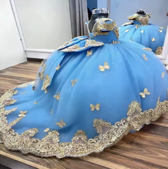 Hellblaues Prinzessinnen-Blumenmädchenkleid mit Tüll und Schmetterling