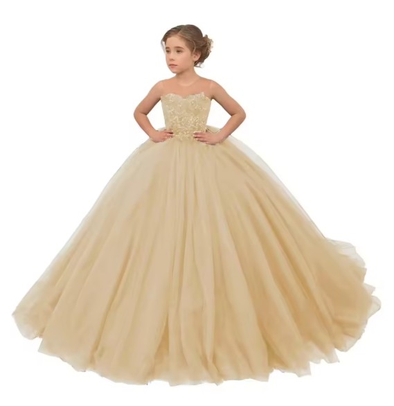 Champagnerfarbenes Blumenmädchenkleid mit Blumenapplikationen und Rundhals