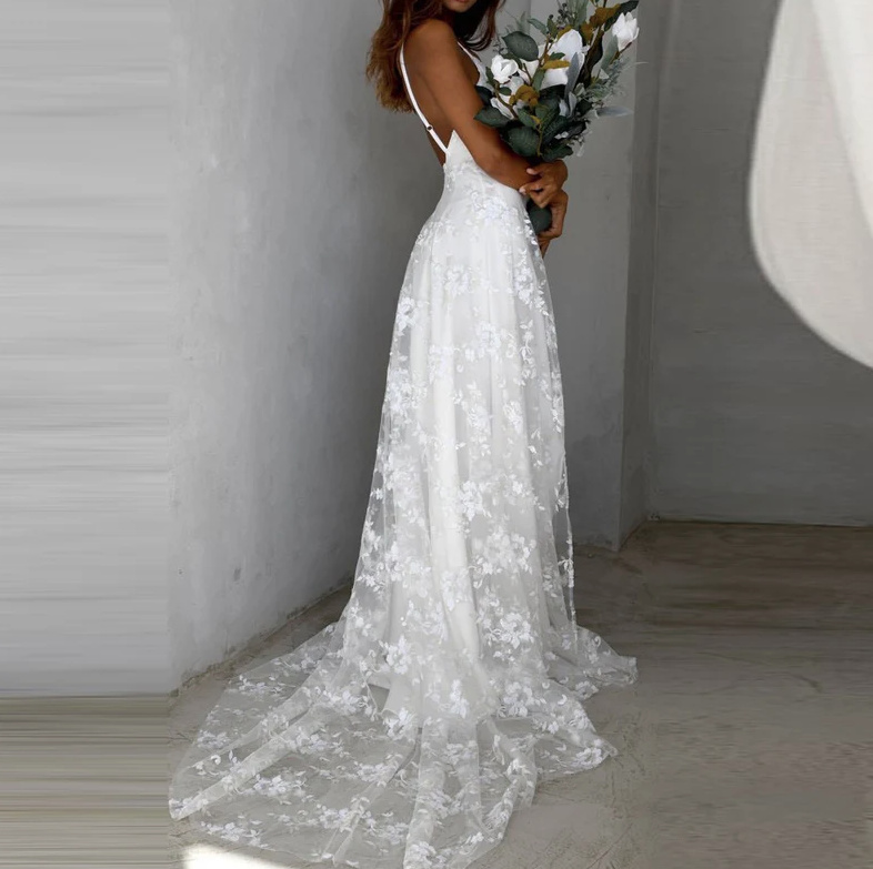 Rückenfreies Boho Brautkleid Andy mit Spitze und Schleppe
