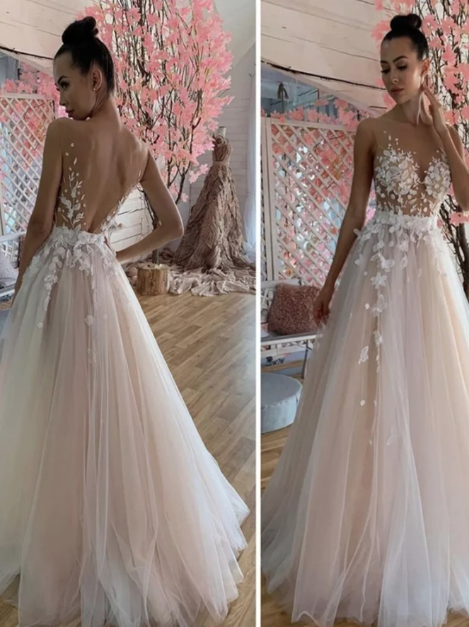A Linie Boho Brautkleid Alida mit Illusion Ausschnitt und Blumen