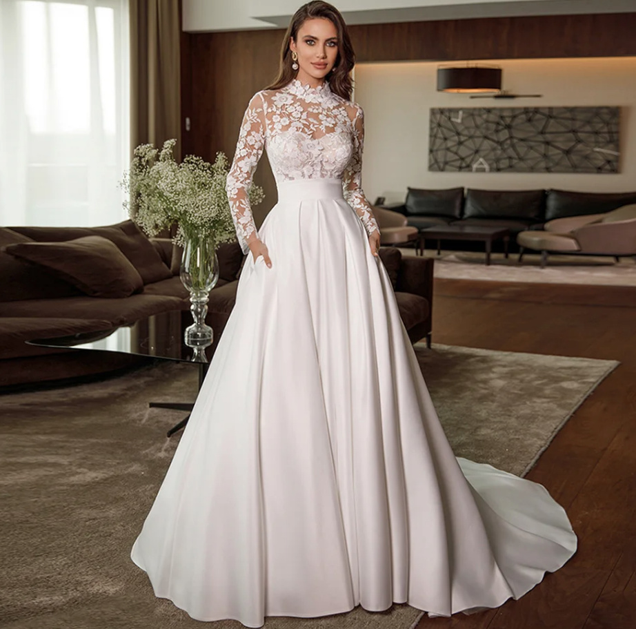 Langarm A Linie Brautkleid Aysu Hochgeschlossen mit Blumen Applikationen