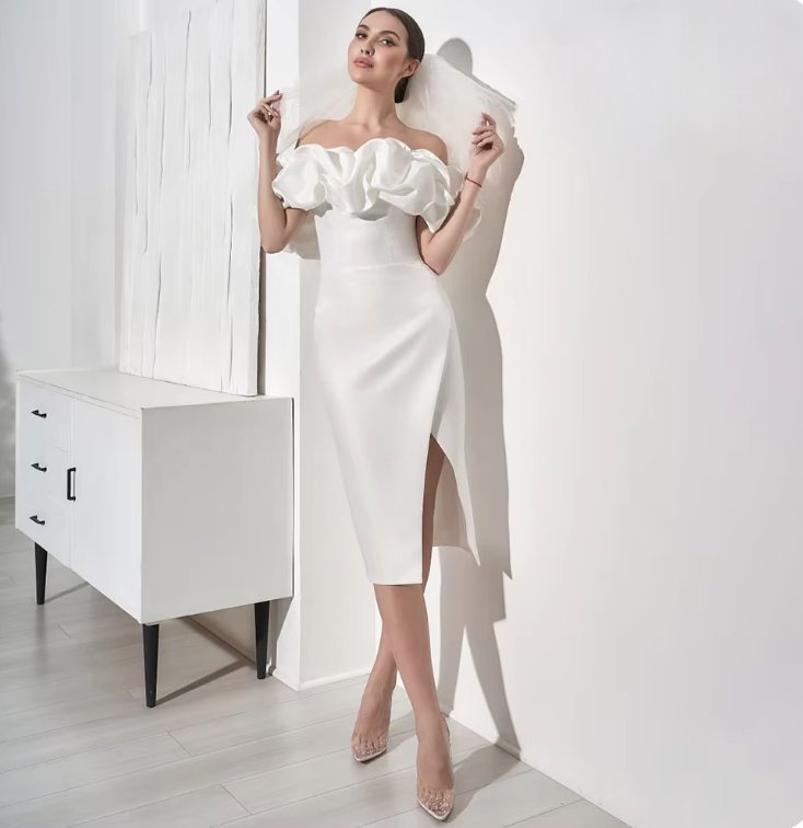 Schulterfreies Bleistift Standesamtkleid Anuhea Wadenlang mit Rüschen