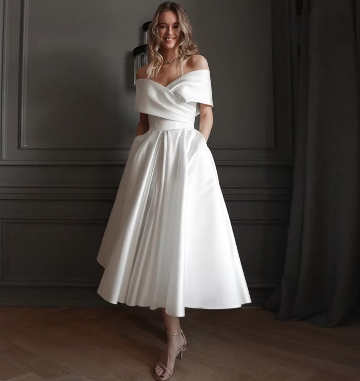 Schulterfreies Satin Standesamtkleid Alamea Wadenlang mit Taschen