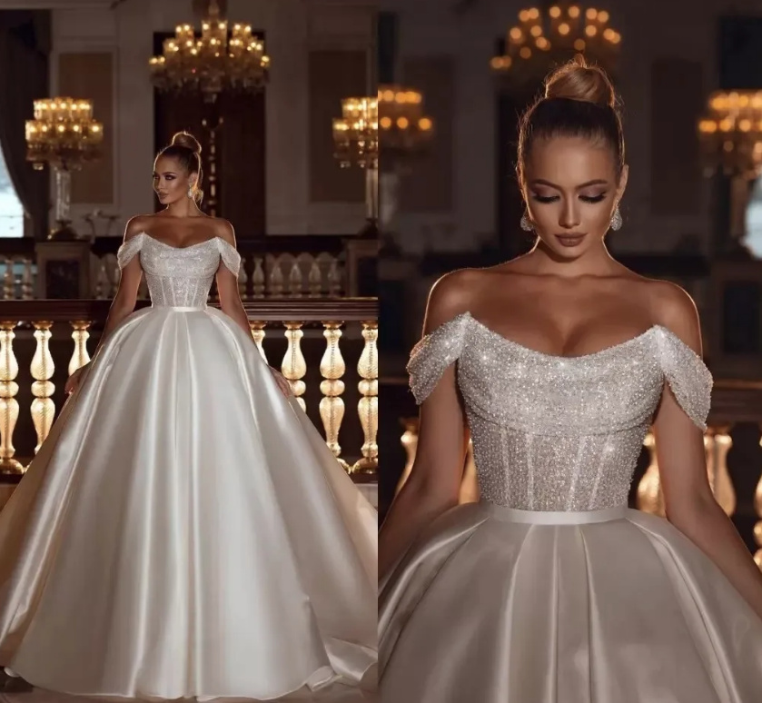 Schulterfreies Glitzer Brautkleider Alissa Bodenlang mit Schleppe