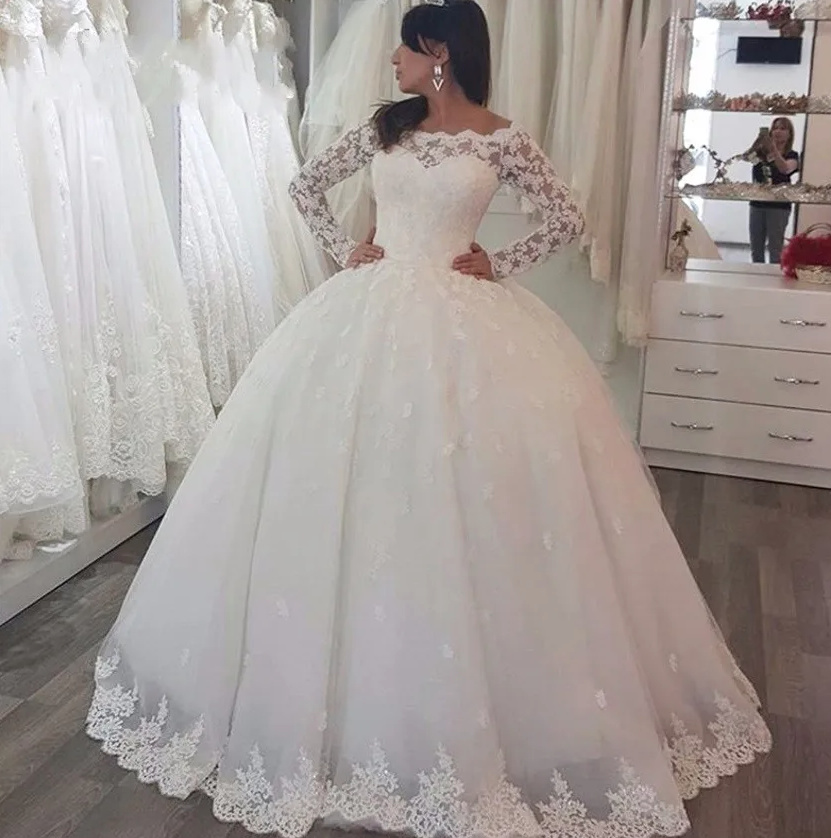 Ball Linie Langarm Brautkleid Berta mit Tattoo Spitze Bodenlang