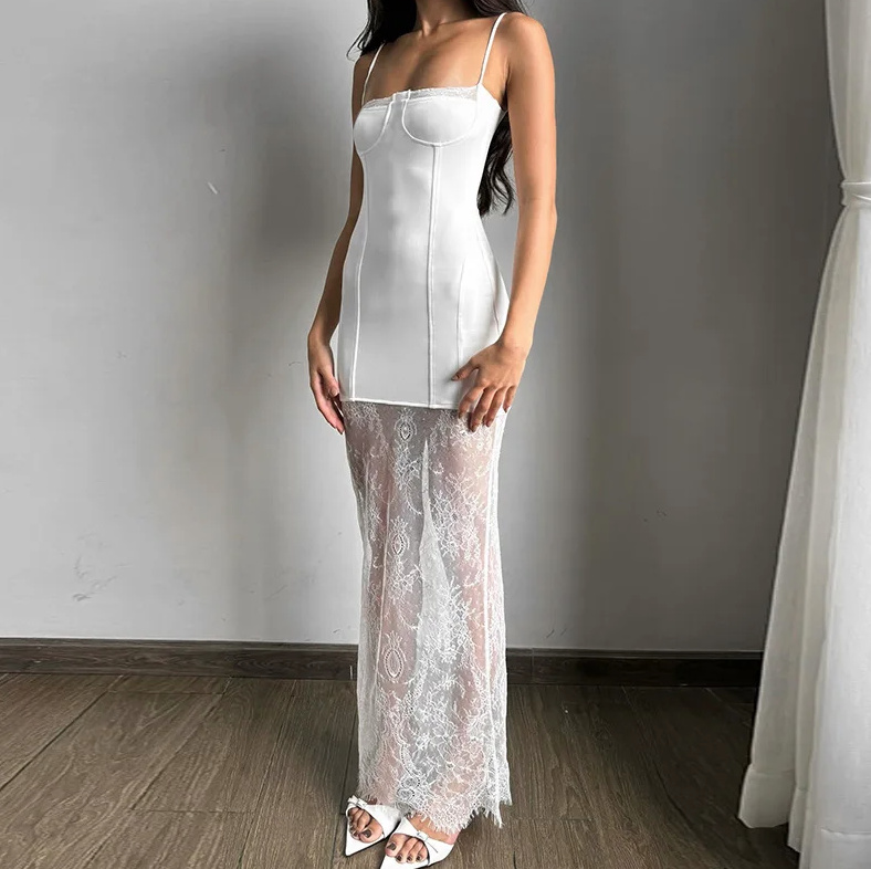 Sexy Bleistift Standesamtkleid Benedikta mit Spaghettiträger und Spitze