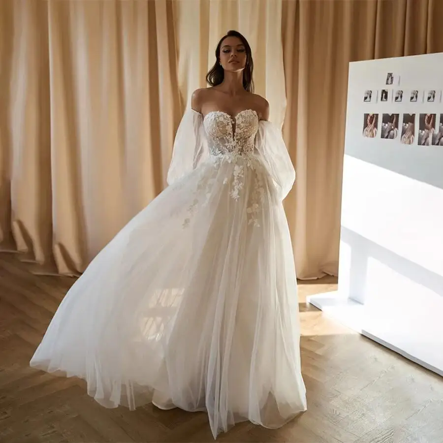 A Linie Tüll Brautkleid mit Blümchen und Spitze