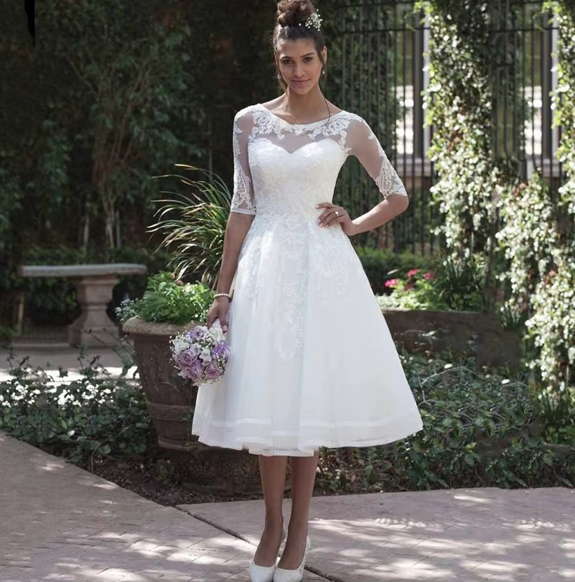 Wadenlanges A Linie Brautkleid Barbie mit Rundhals Ausschnitt und Spitze