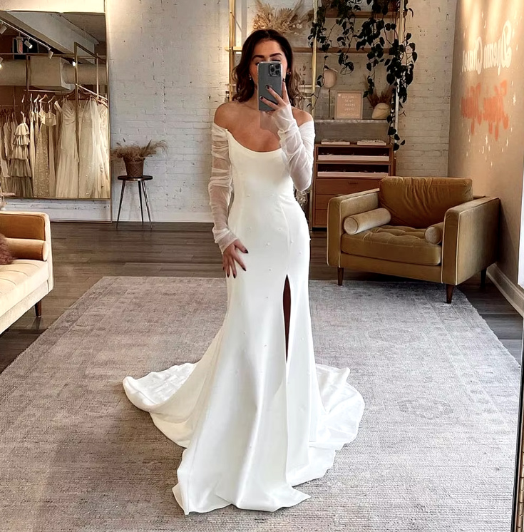 Schulterfreies Langarm Meerjungfrau Brautkleid Coralie mit Perlen und Schleppe