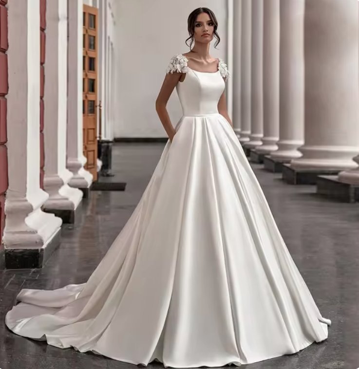 A Linie Brautkleid Cathlin Klassich mit Schleppe und Spitze