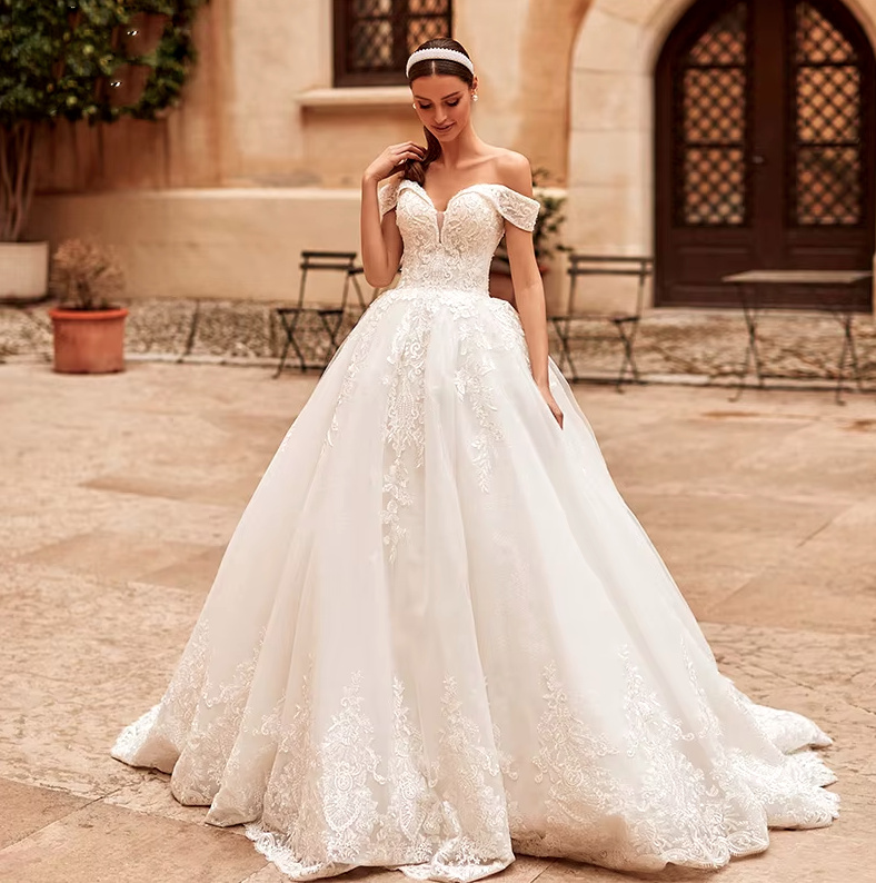 Schulterfreies Ball Linie Prinzessin Brautkleid Charleen mit Perlen Blumen Stickereien und Spitze