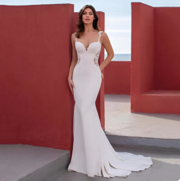 Sexy Spaghettiträger Fit and Flare Brautkleid Clea mit Illusion Ausschnitt am Rücken