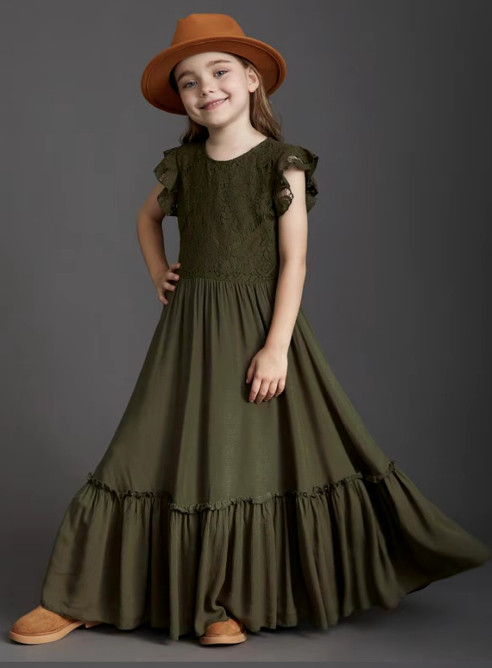 A Linie Spaghettiträger Boho Style Blumenmädchenkleid Christin in Dunkelgrün