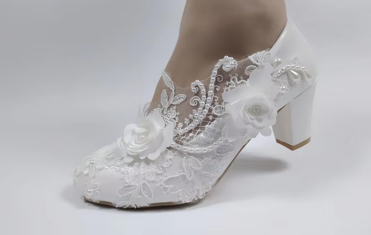 Hochzeitsschuhe Pumps Brautschuhe Dido mit Spitze und Blumen