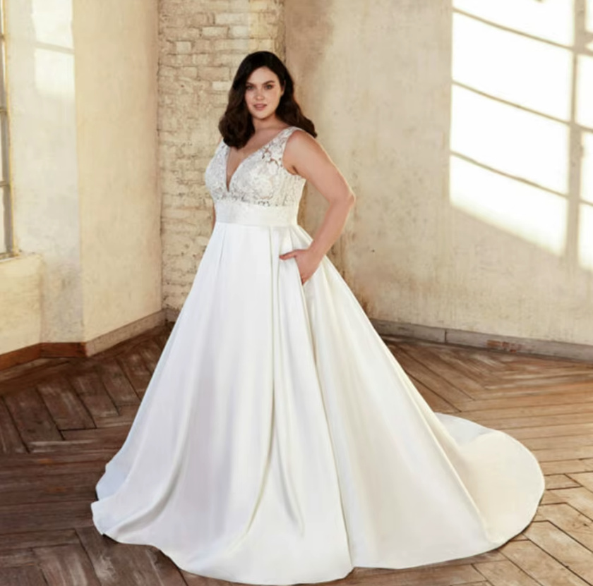 Empire Brautkleid Dinah Klassisch mit Spitze und Schleppe