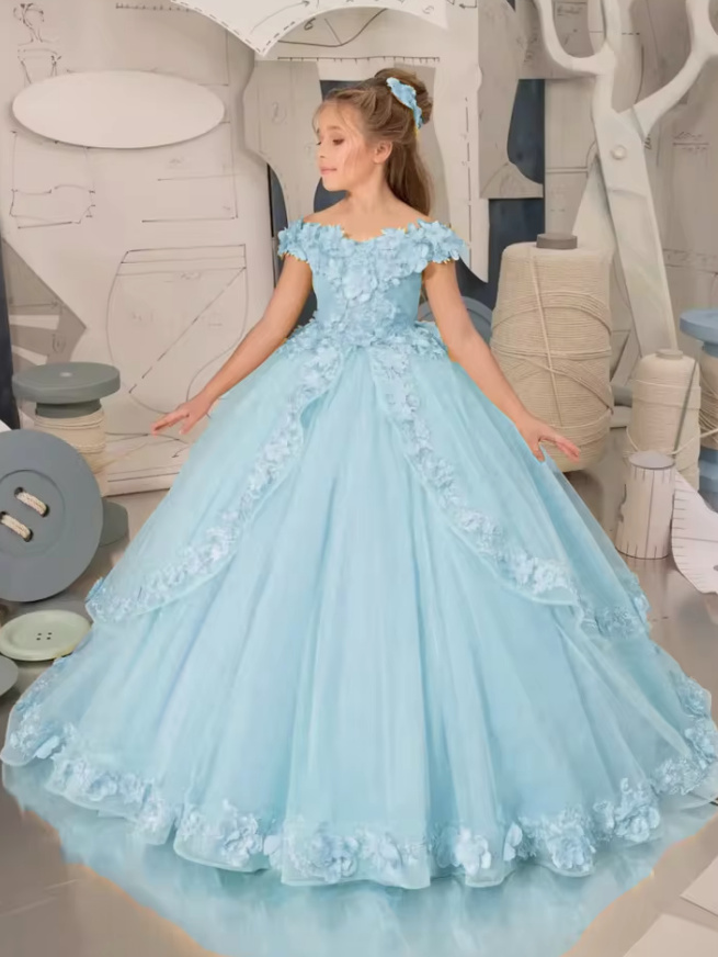 A Linie Prinzessin Blumenmädchen Kleid Ejla mit Blumen Spitze in Himmelblau