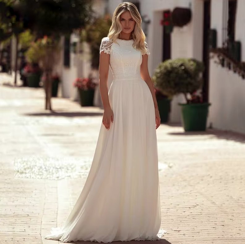Kurzarm A Linie Brautkleid Cathleen mit Spitze Bodenlang
