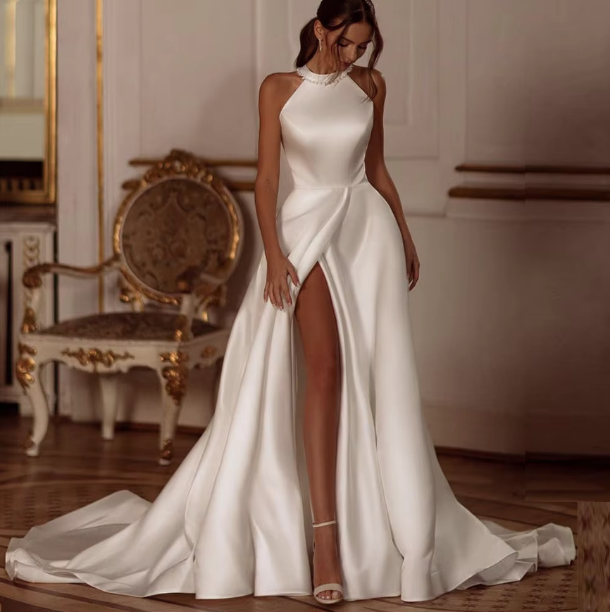 Clean Chic A Linie Brautkleid Chiara mit Schlitz Schleppe und Rücken Ausschnitt