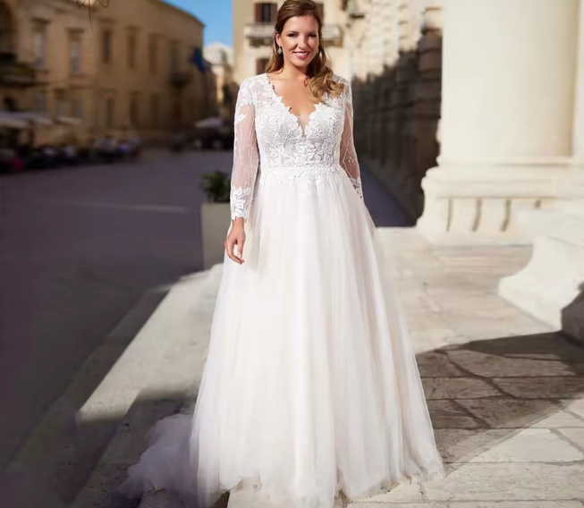 A Linie Plus Size Brautkleid Caio mit Ärmeln aus Spitze V Ausschnitt und Tüll