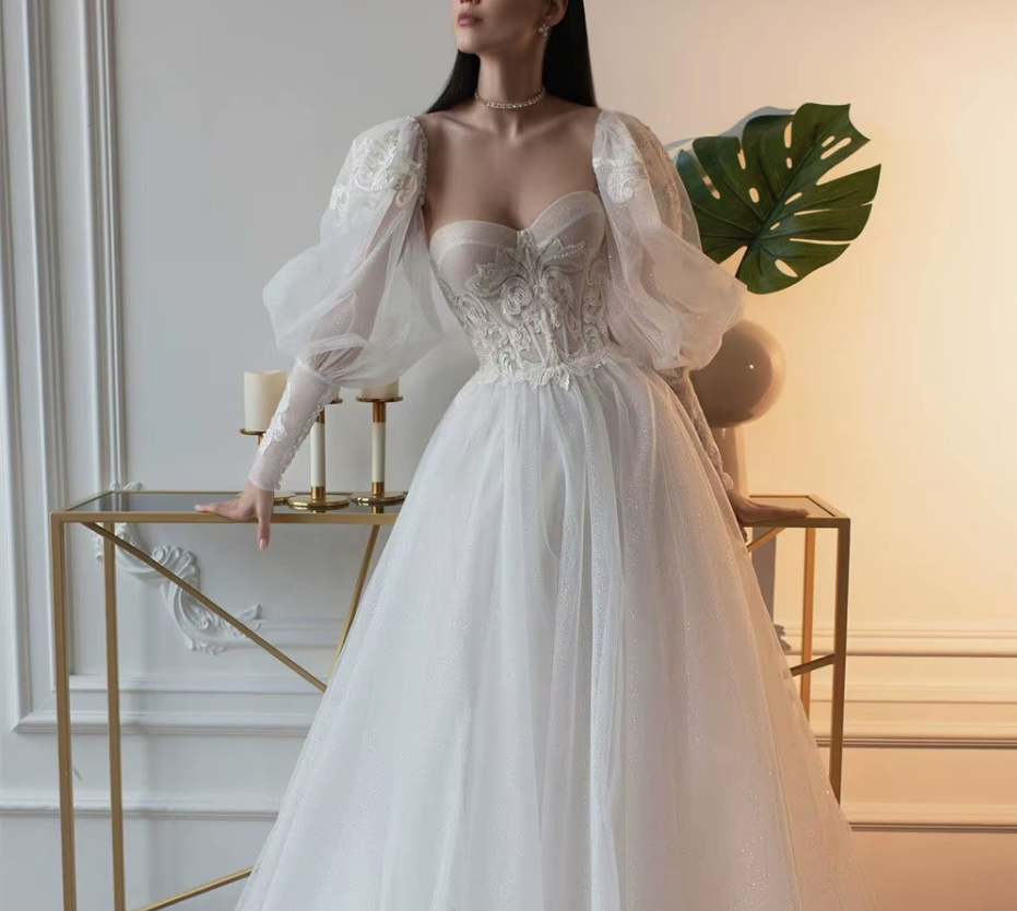 A Linie Brautkleid Chandra mit Lingerie Oberteil und Puff Ärmel