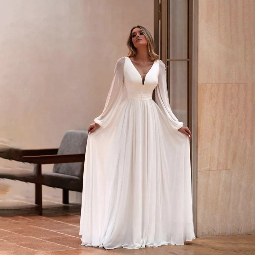 V Ausschnitt Boho Brautkleid Asta mit Cut Out Ärmel