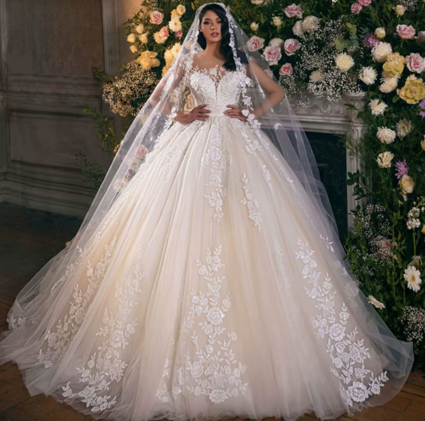 Ball Linie Prinzessin Brautkleid Corin mit Spitze und Illusion Ausschnitt