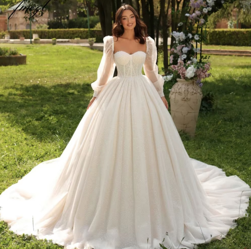Schulterfreies Prinzessinnen Brautkleid Caroline mit Schleppe Ärmel Abnehmbar