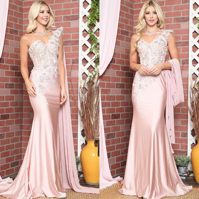 One Shoulder Träger Fit and Flare Brautkleid Christiane in Zartrosa mit Blumen Spitze