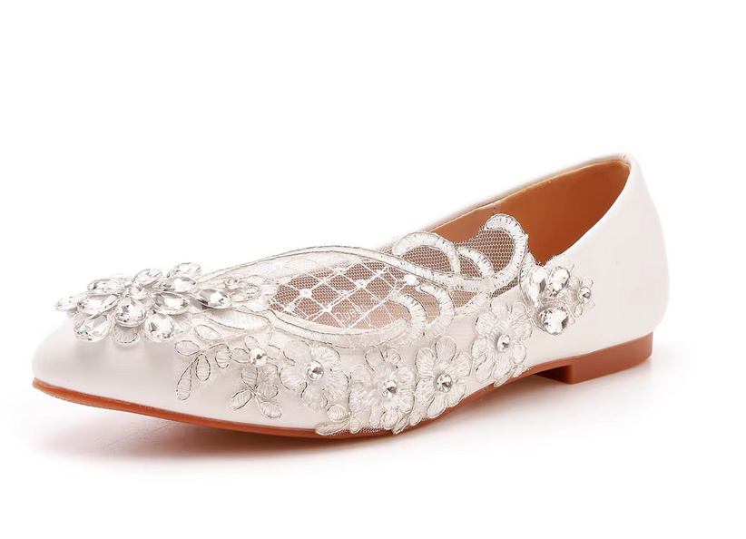 Braut Ballerinas Cilla in Weiß mit Spitze und Strass
