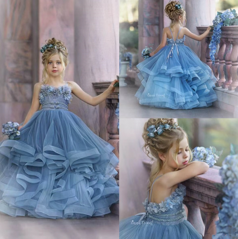 A Linie Blumenmädchen Kleid Danica mit Spaghettiträger Blumen und Tüll Blau