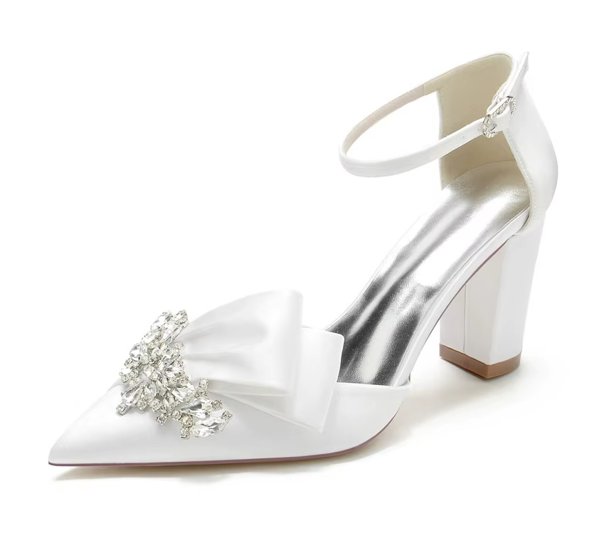 Blockabsatz Satin Brautschuhe Danielle in Weiß mit Strass
