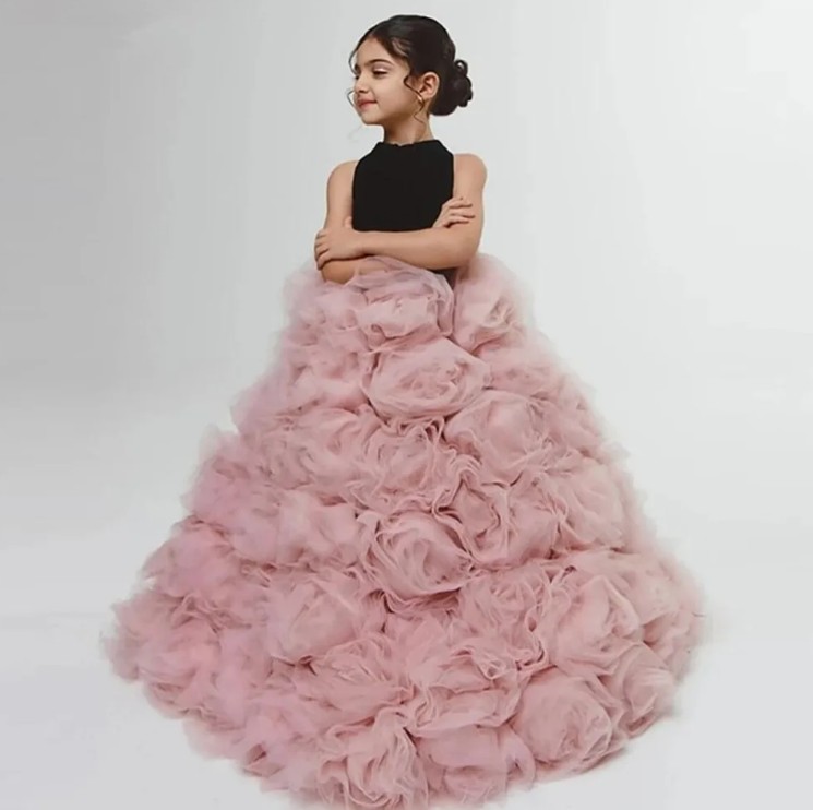 A Linie Designer Blumenmädchen Kleid Dunja in Lachs Schwarz